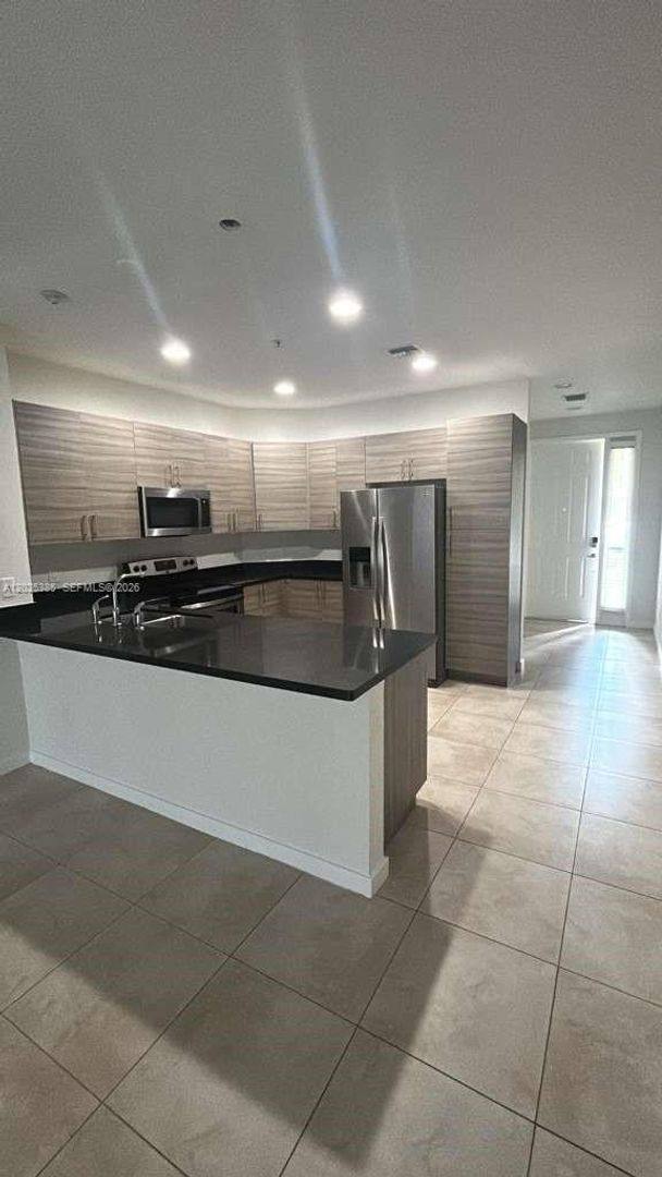 Townhouse for rent at 2675 SW 81st Terrace, Hollywood, FL 33025