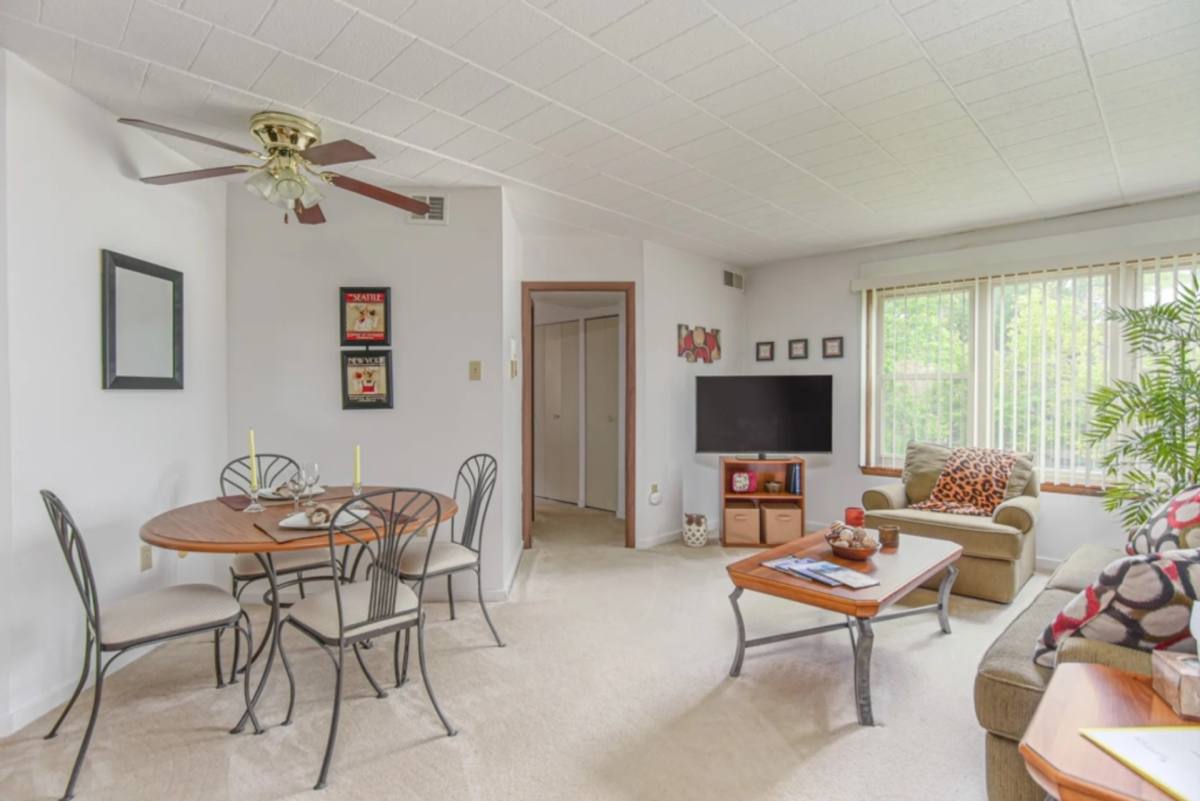 Apartment for rent at 206 N Shenandoah Dr, Latrobe, PA 15650