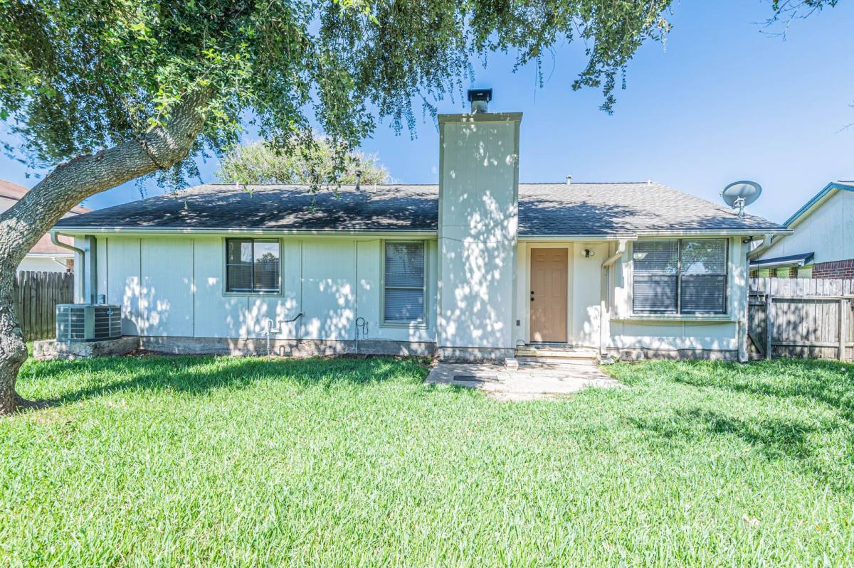House for rent at 11438 Brook Meadow Dr, Houston, TX 77089