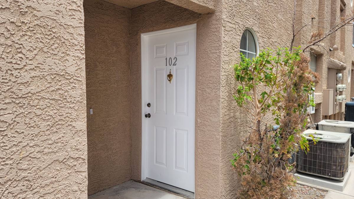 Condo for rent at 1375 E Hacienda Ave, Las Vegas, NV 89119