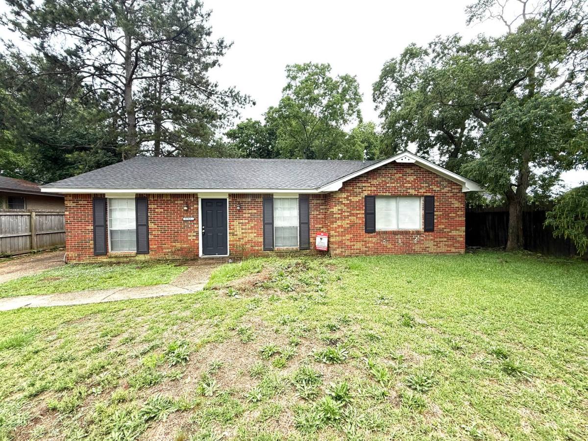 House for rent at 5712 Roxboro Dr, Montgomery, AL 36117