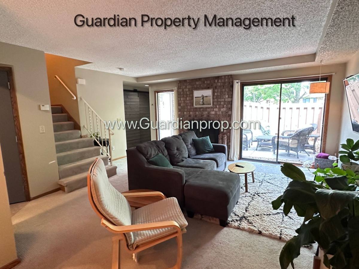 Townhouse for rent at 3650 Gettysburg Ave S, Minneapolis, MN 55426