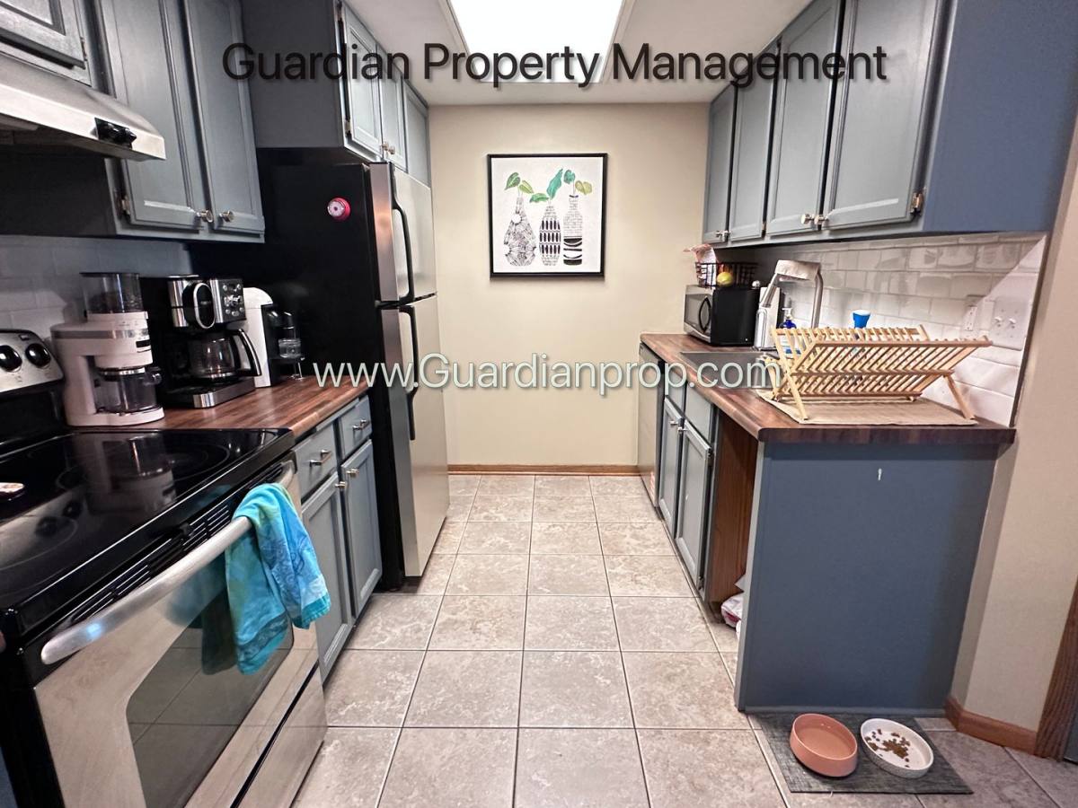 Townhouse for rent at 3650 Gettysburg Ave S, Minneapolis, MN 55426