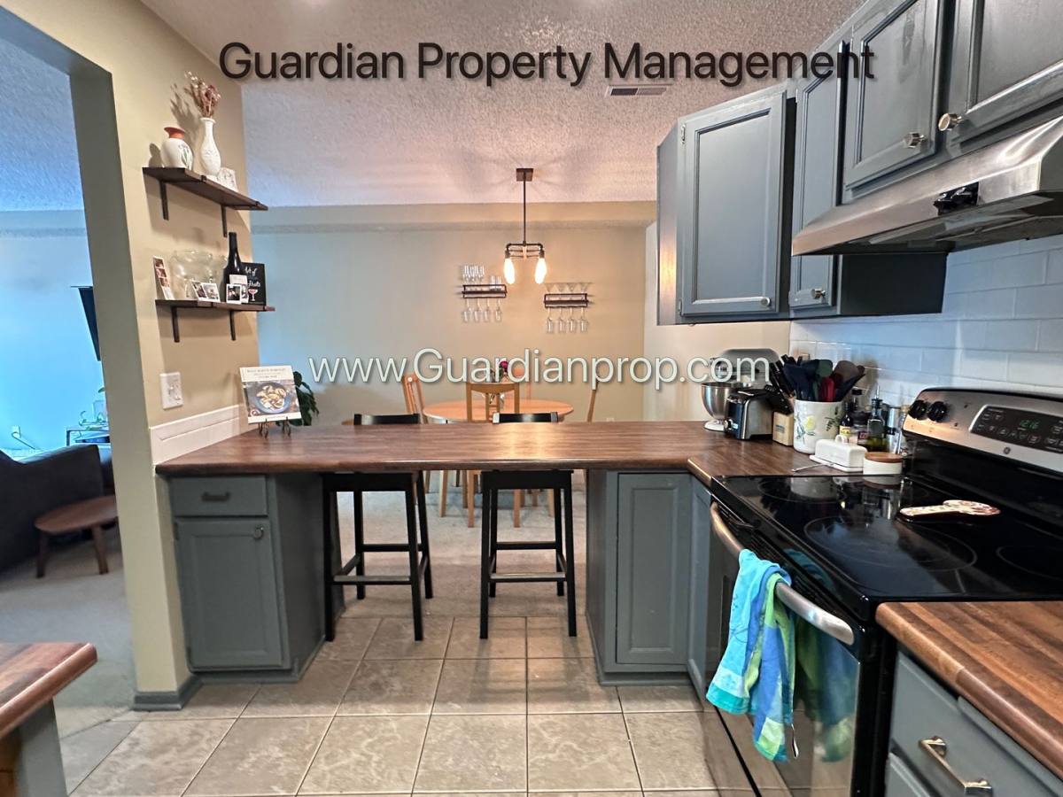 Townhouse for rent at 3650 Gettysburg Ave S, Minneapolis, MN 55426