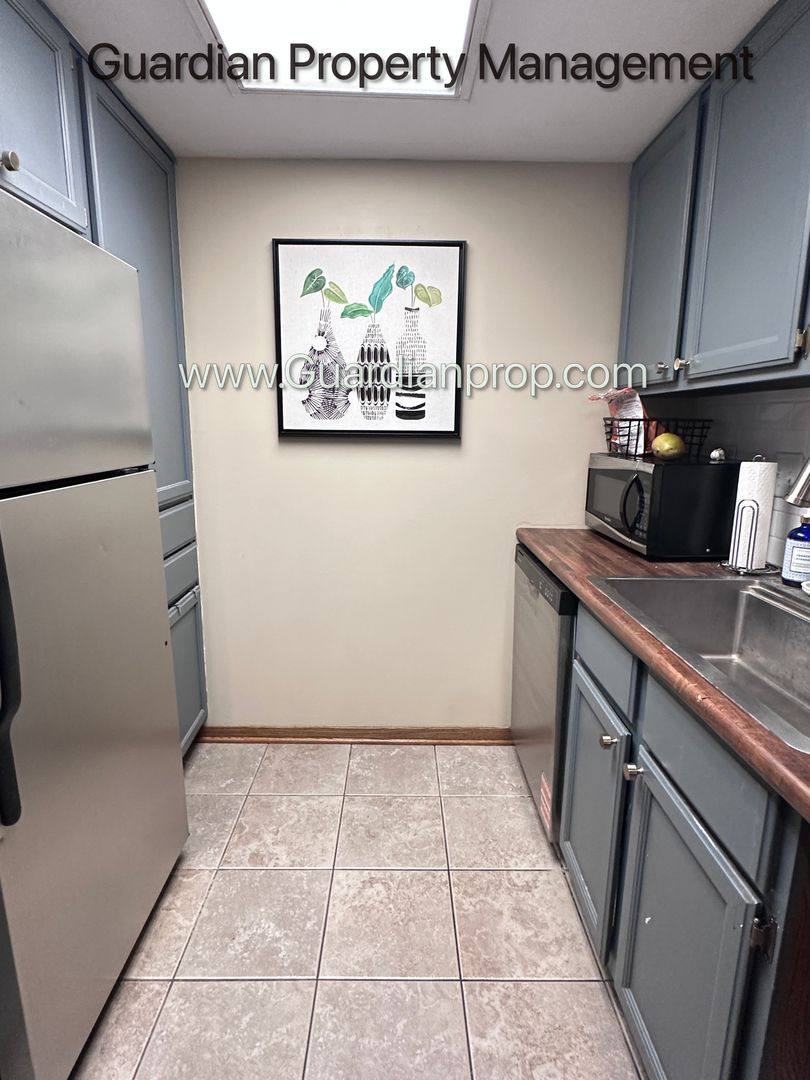 Townhouse for rent at 3650 Gettysburg Ave S, Minneapolis, MN 55426