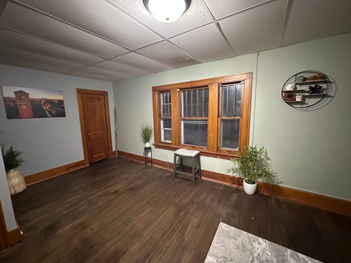Apartment for rent at 1524 1 2 W, Waterloo, IA 50702