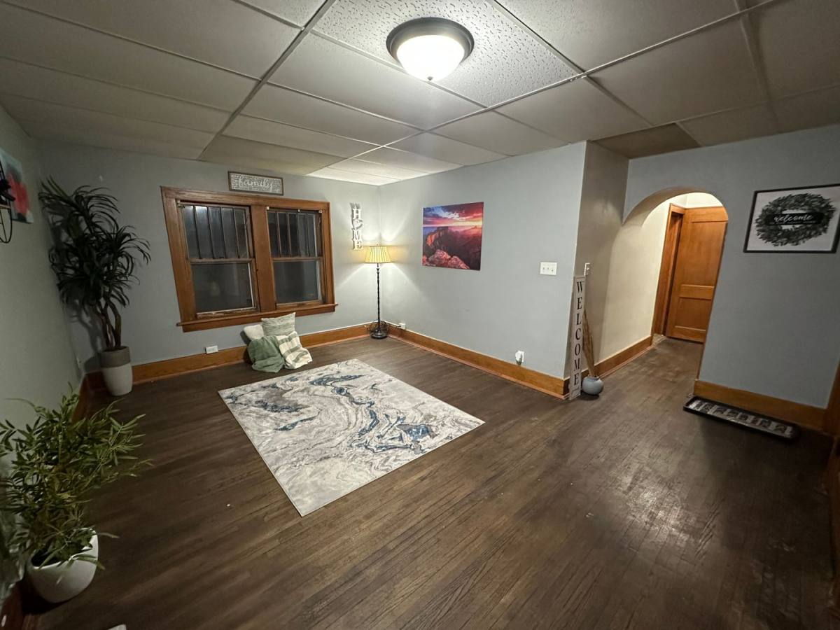 Apartment for rent at 1524 1 2 W, Waterloo, IA 50702