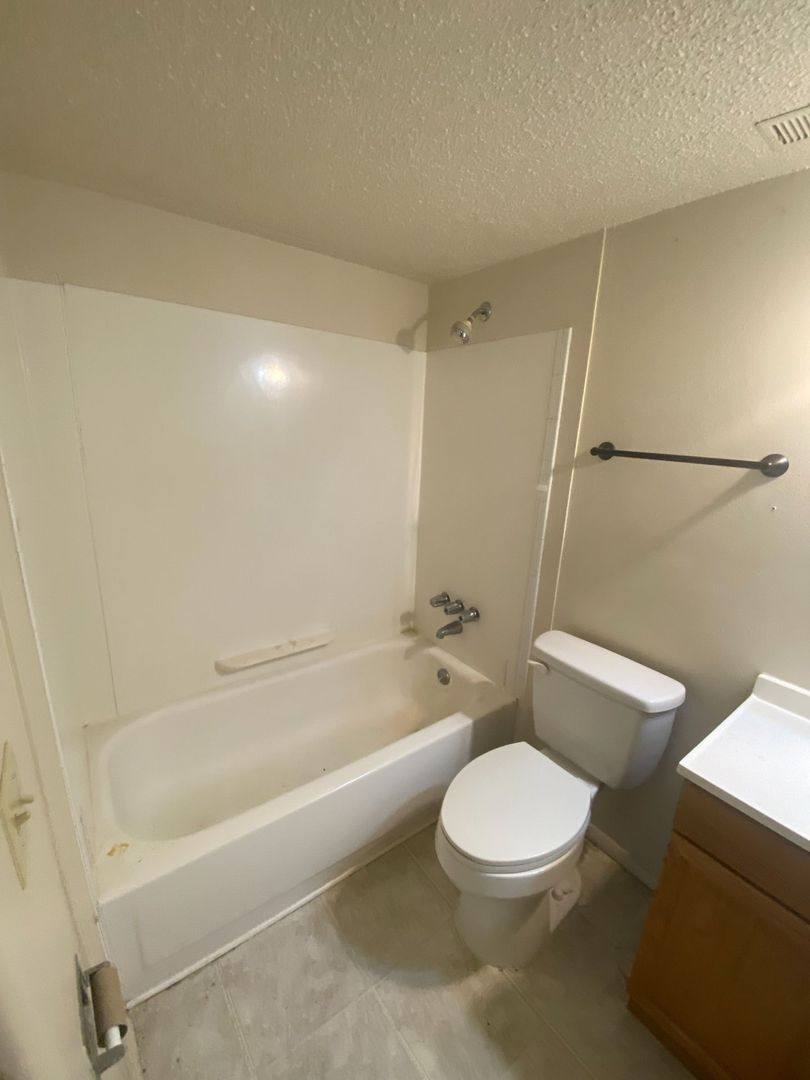 Apartment for rent at 32 Woodglen, Arnold, MO 63010