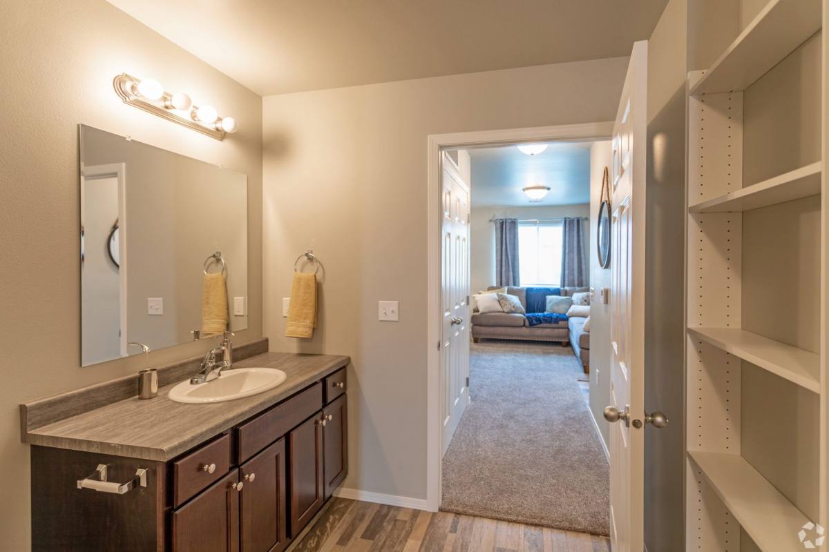 Apartment for rent at 516 E Clearwater Place, Sioux Falls, SD 57108
