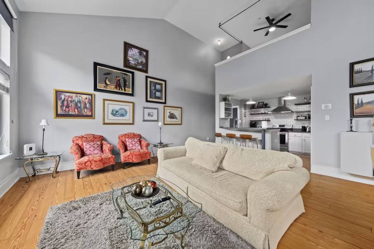 Apartment for rent at 404 N Laurel Ave, Charlotte, NC 28204