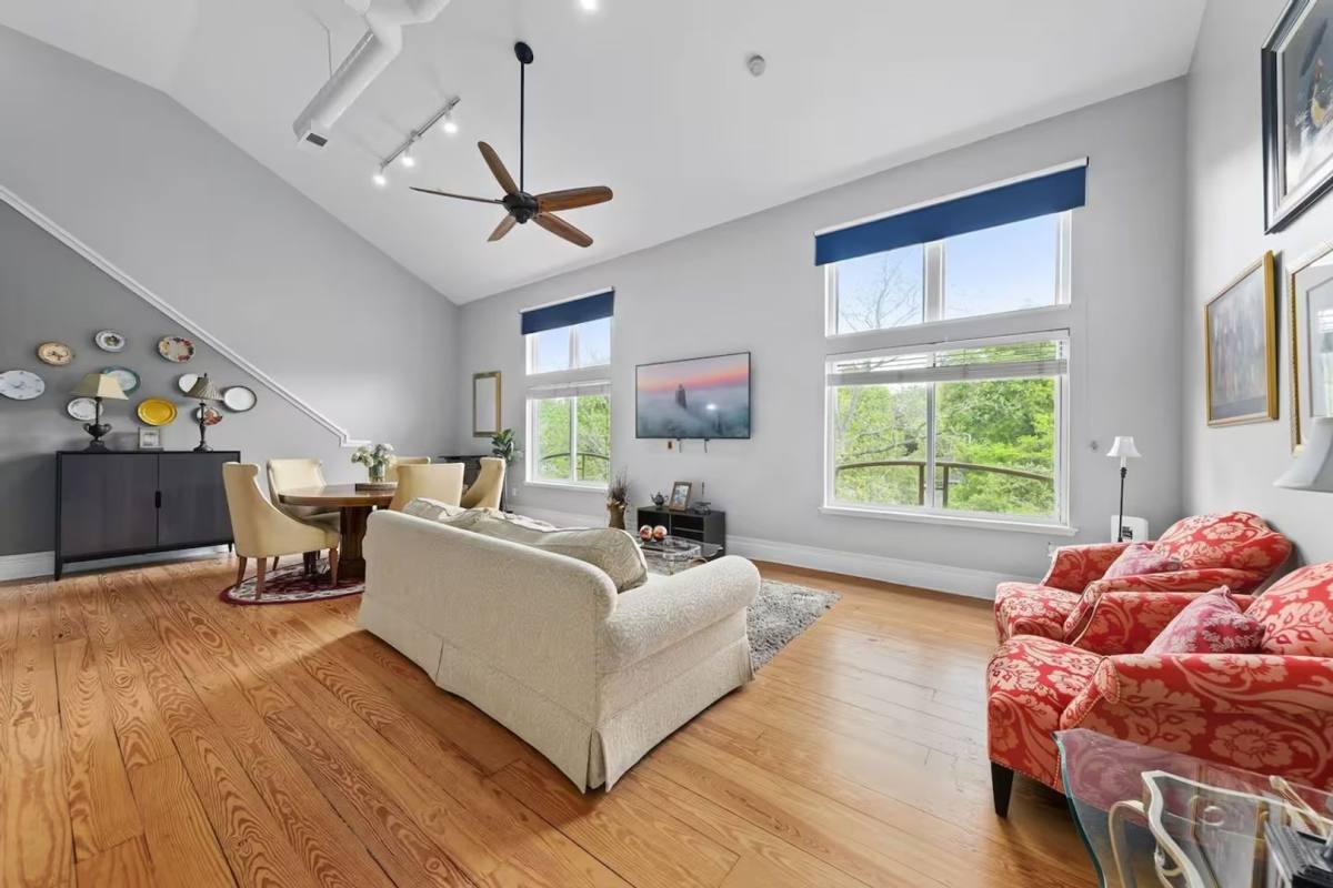 Apartment for rent at 404 N Laurel Ave, Charlotte, NC 28204