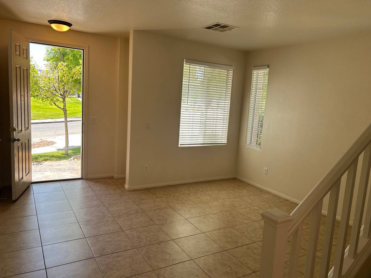 House for rent at 10296 Magnolia Tree Ave, Las Vegas, NV 89135