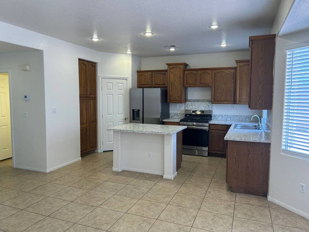House for rent at 10296 Magnolia Tree Ave, Las Vegas, NV 89135