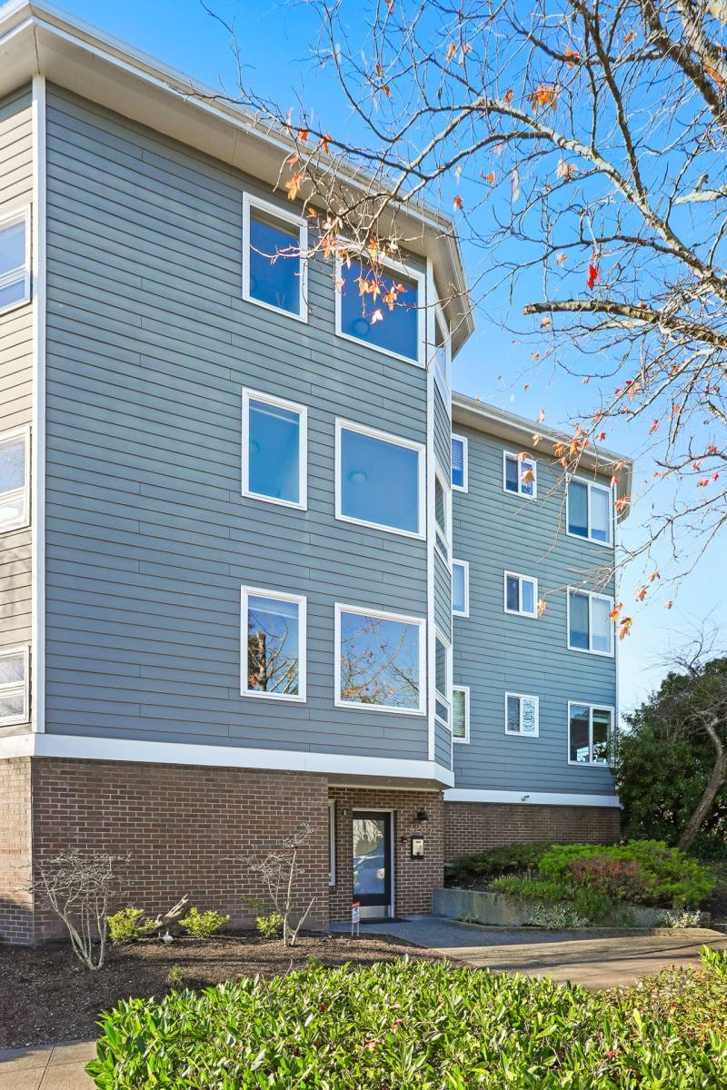 Apartment for rent at 4235 Francis Ave N, Seattle, WA 98103