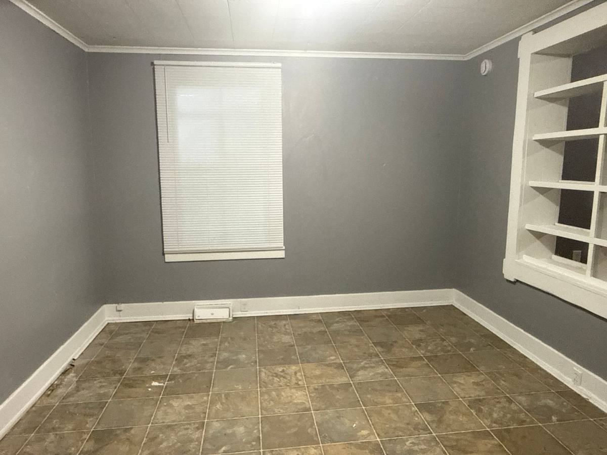 House for rent at 2434 S 14th St, Springfield, IL 62703