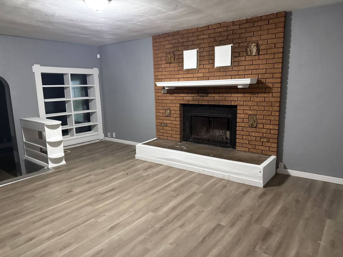 House for rent at 2434 S 14th St, Springfield, IL 62703