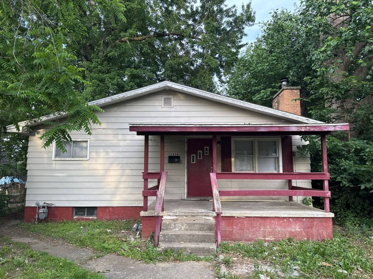 House for rent at 2434 S 14th St, Springfield, IL 62703