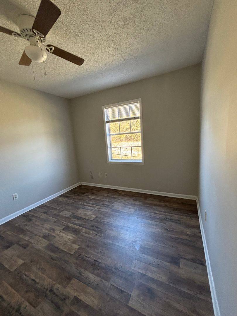 Apartment for rent at 122 Gause St, Hinesville, GA 31313