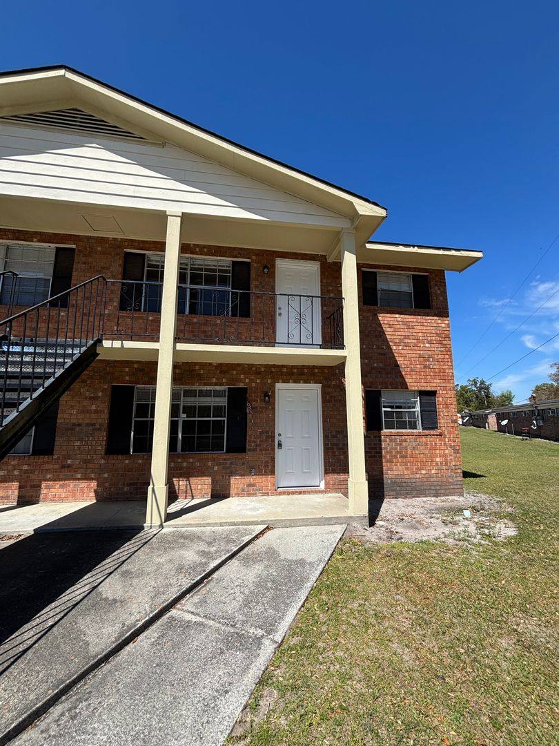 Apartment for rent at 122 Gause St, Hinesville, GA 31313