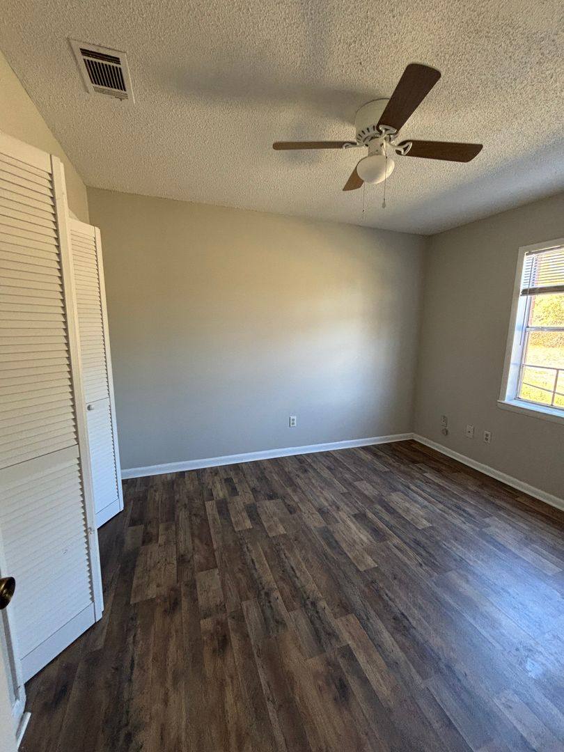 Apartment for rent at 122 Gause St, Hinesville, GA 31313