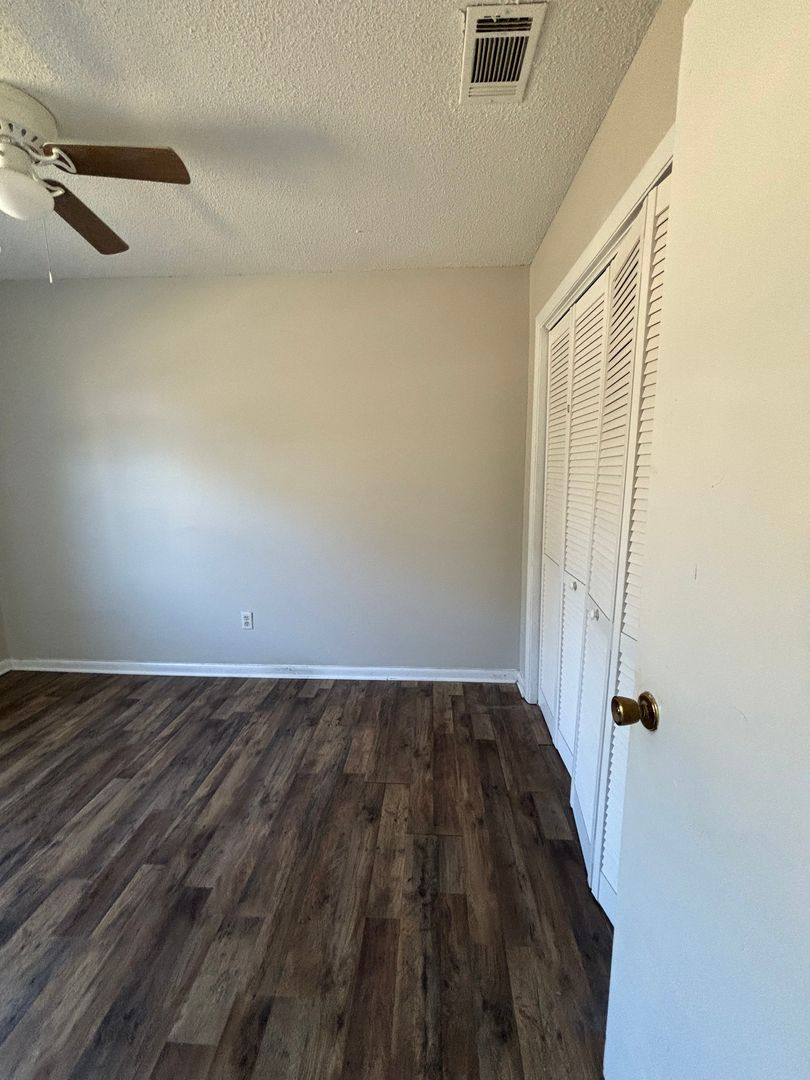 Apartment for rent at 122 Gause St, Hinesville, GA 31313
