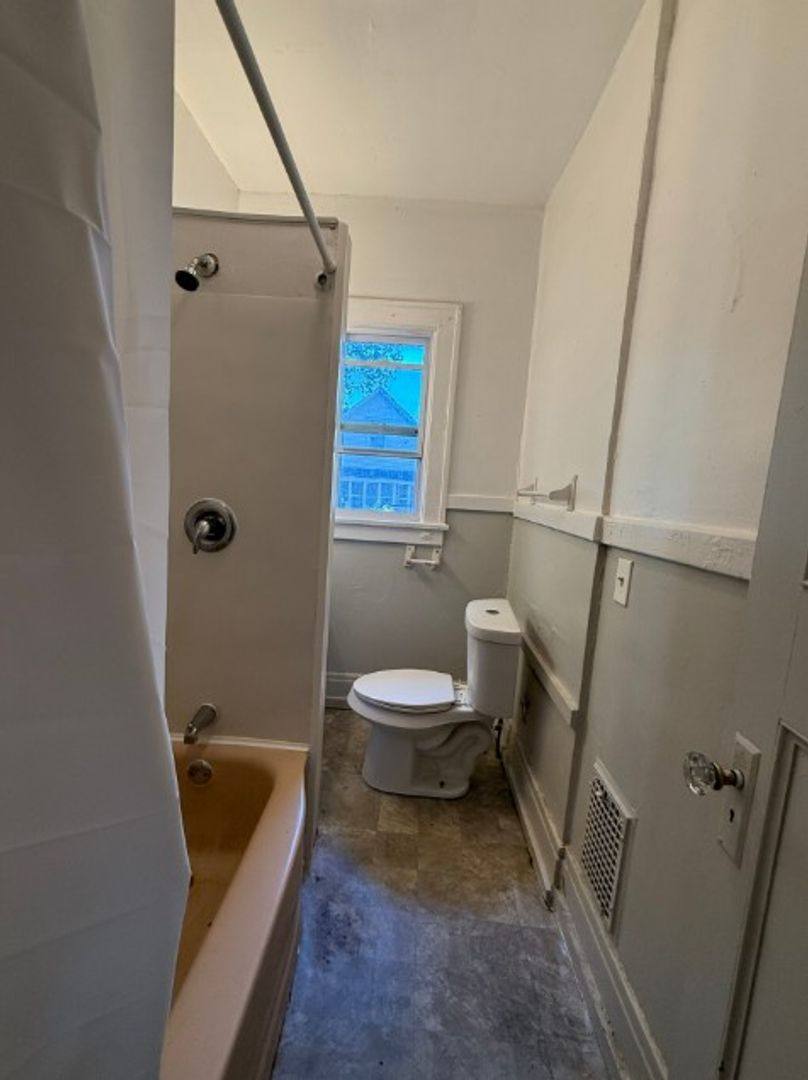 Apartment for rent at 27 Carthage Dr, Rochester, NY 14621