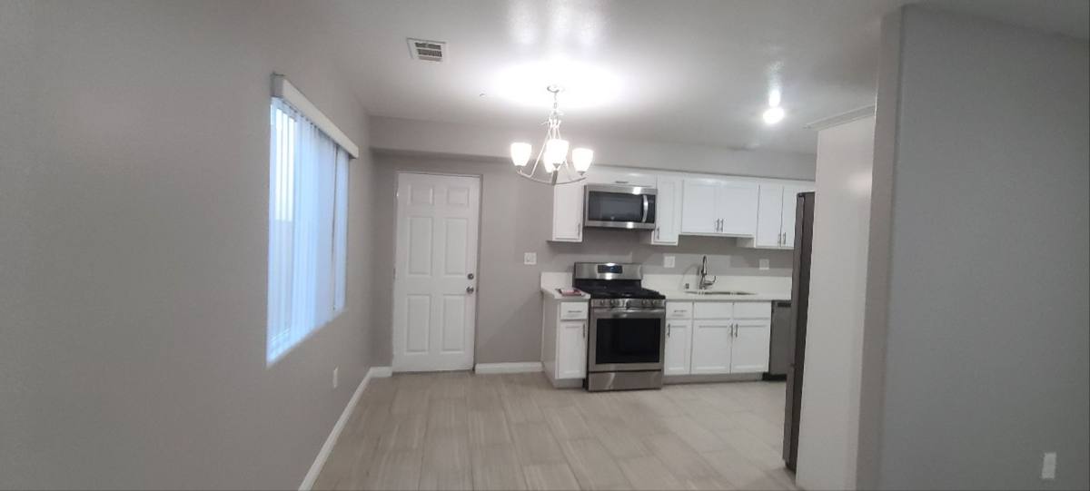 Apartment for rent at 10611 S Broadway, Los Angeles, CA 90003