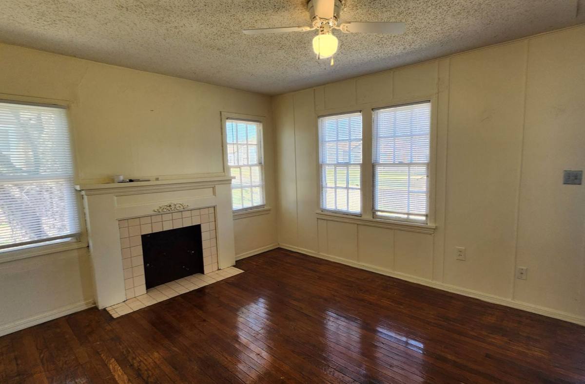 House for rent at 2136 NW 32nd St, Oklahoma City, OK 73112