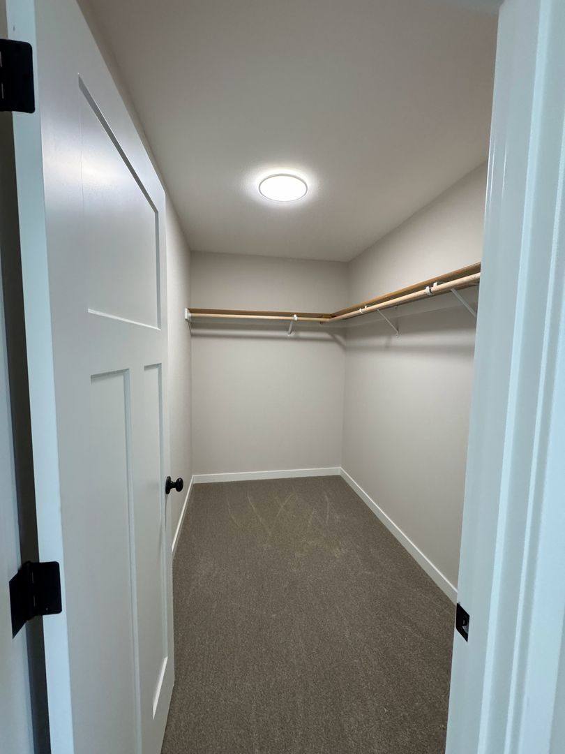 House for rent at 13822 Oatfield Rd, Portland, OR 97222
