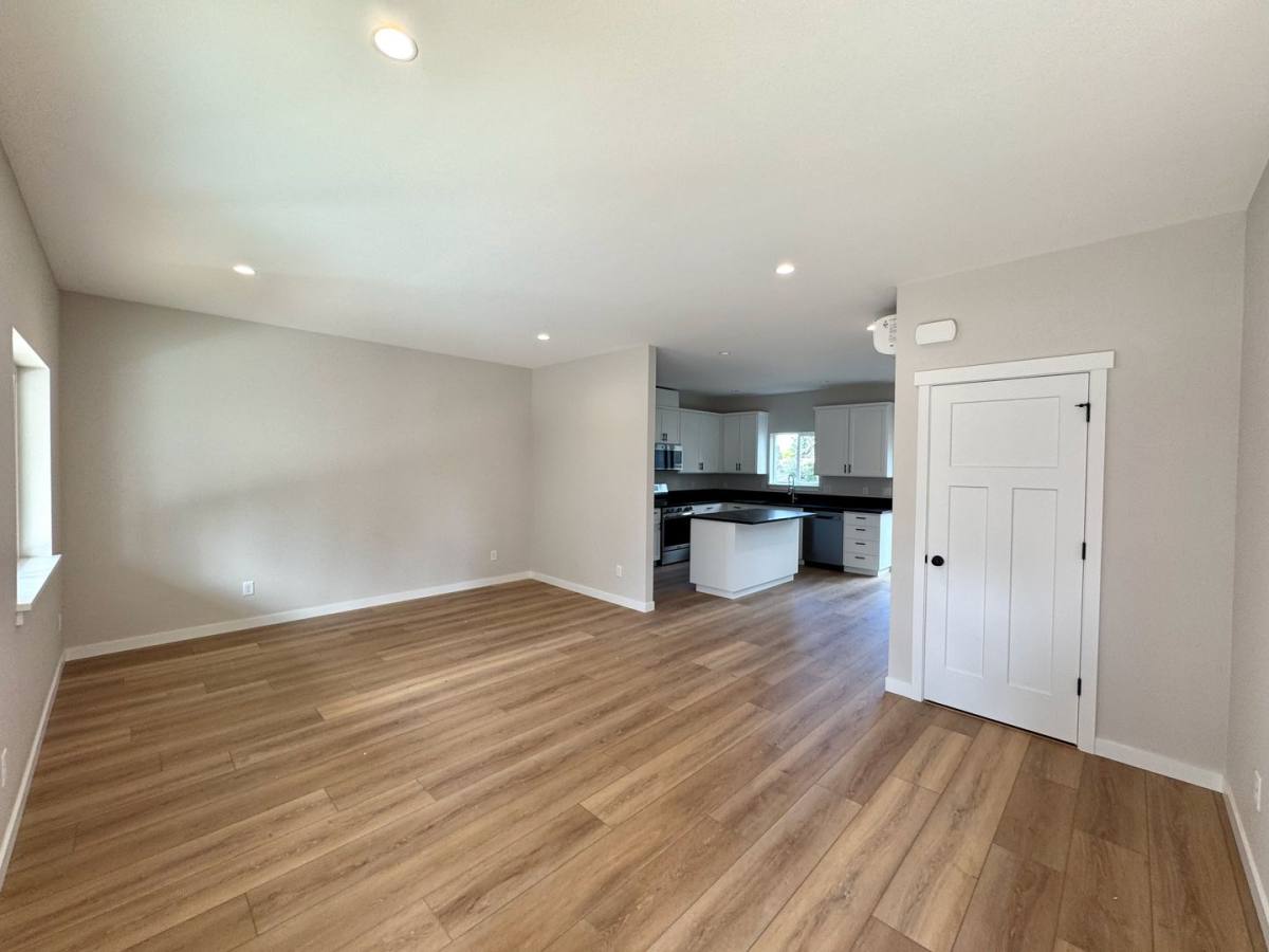 House for rent at 13822 Oatfield Rd, Portland, OR 97222