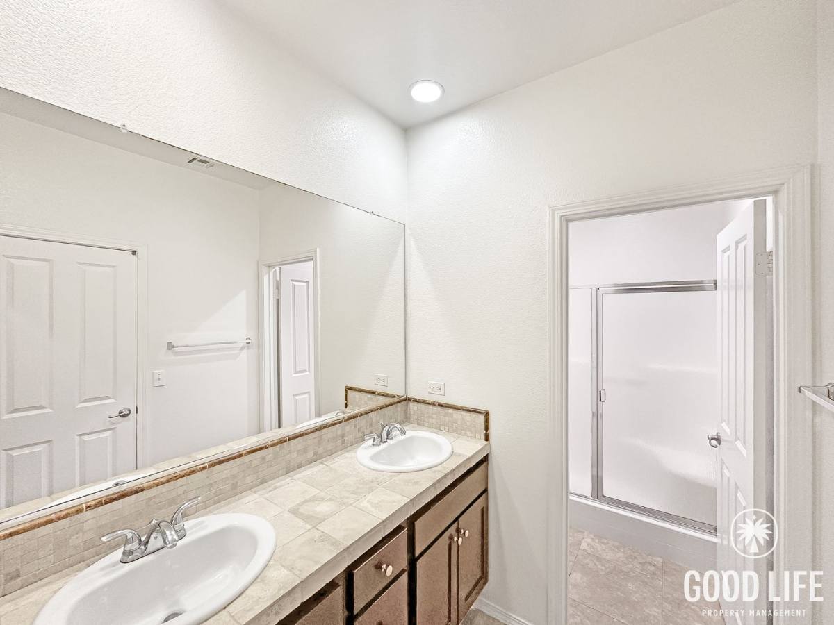 Condo for rent at 425 S Meadowbrook Dr, San Diego, CA 92114