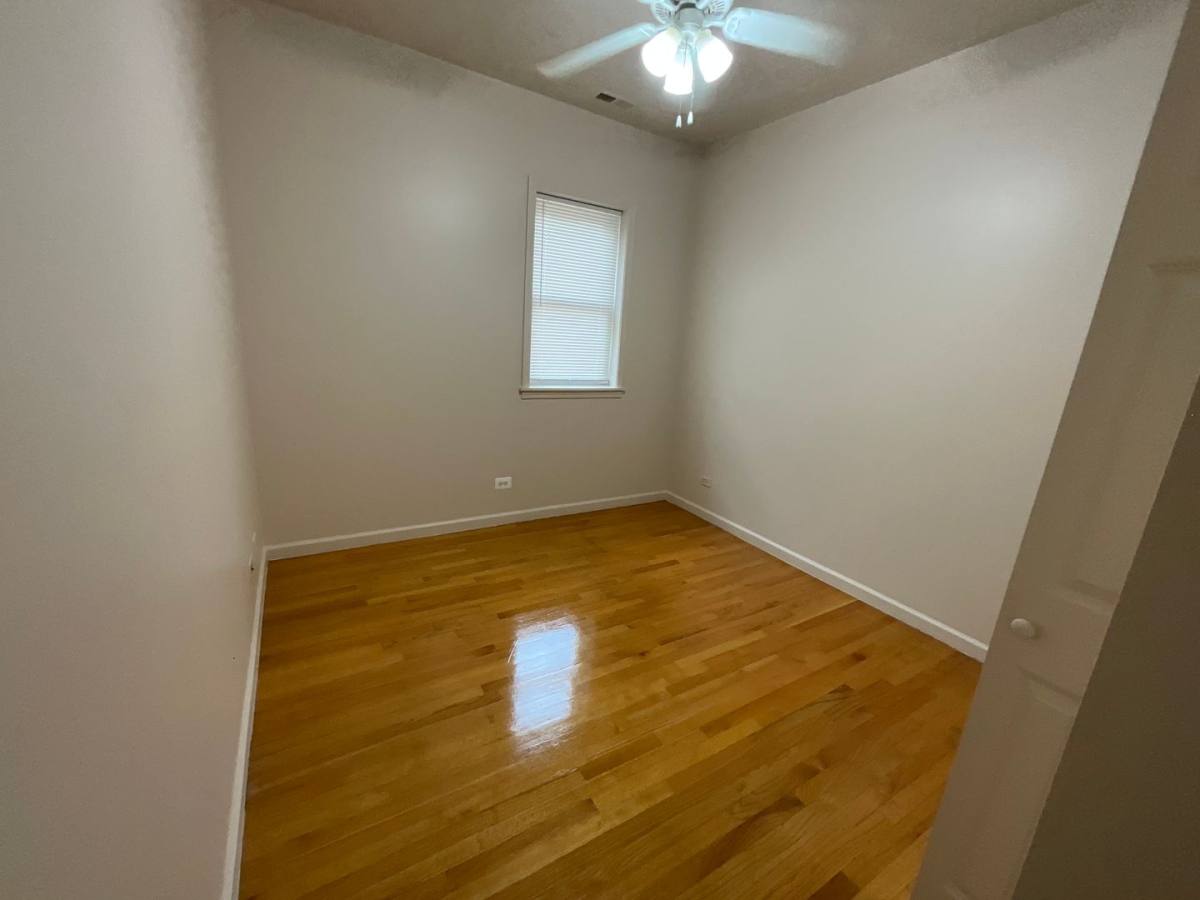 Apartment for rent at 7001-7011 S Chappel Ave, Chicago, IL 60649