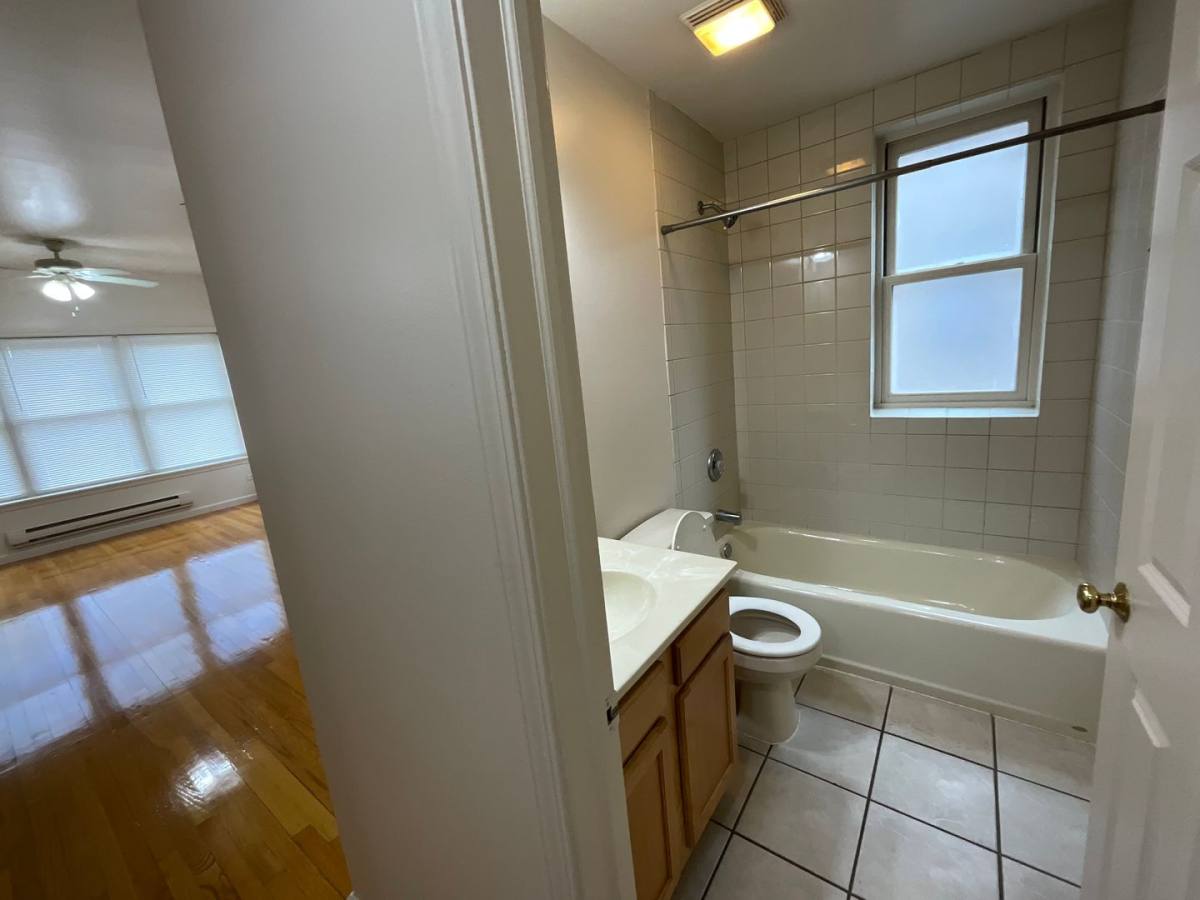 Apartment for rent at 7001-7011 S Chappel Ave, Chicago, IL 60649