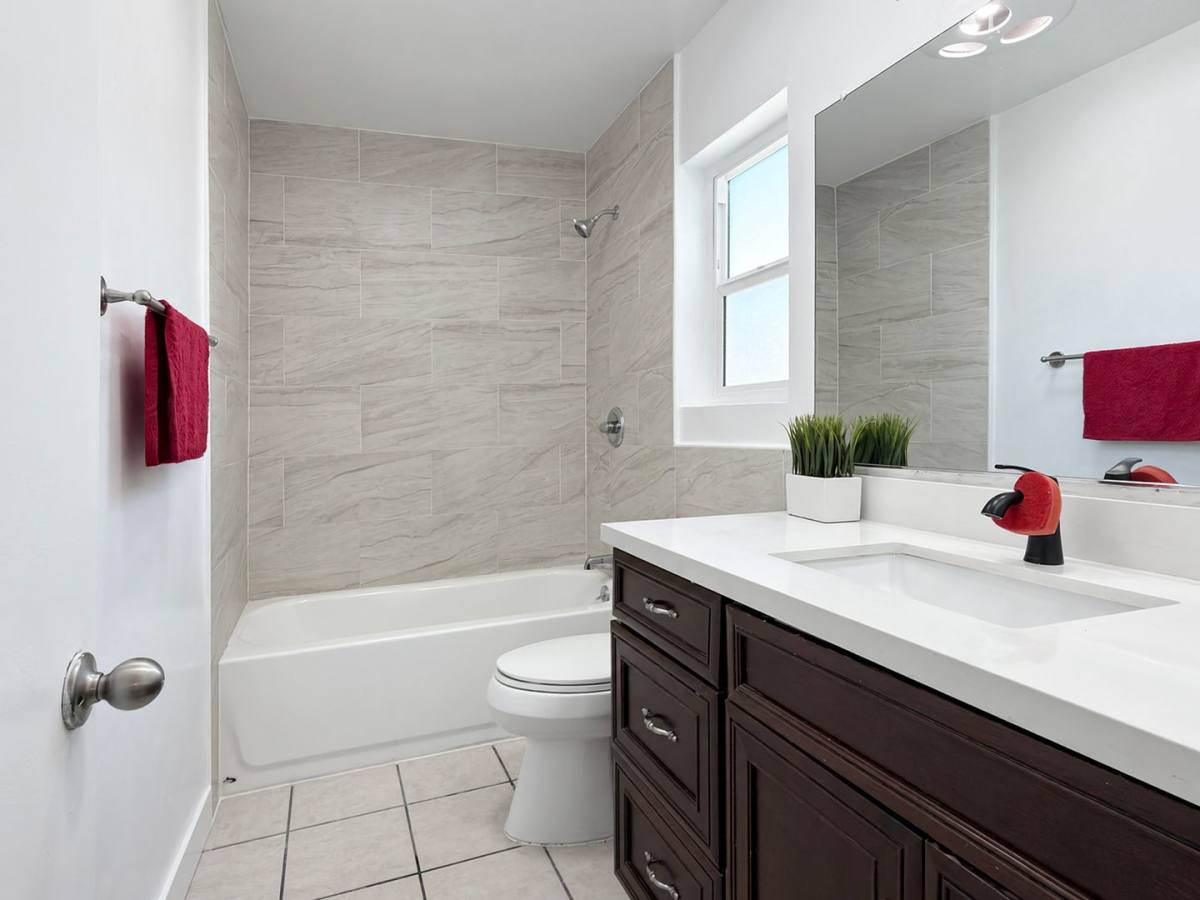Apartment for rent at 1415 Cedar Ave, Long Beach, CA 90813