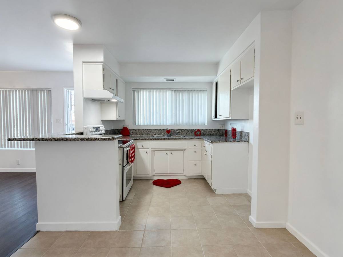 Apartment for rent at 1415 Cedar Ave, Long Beach, CA 90813