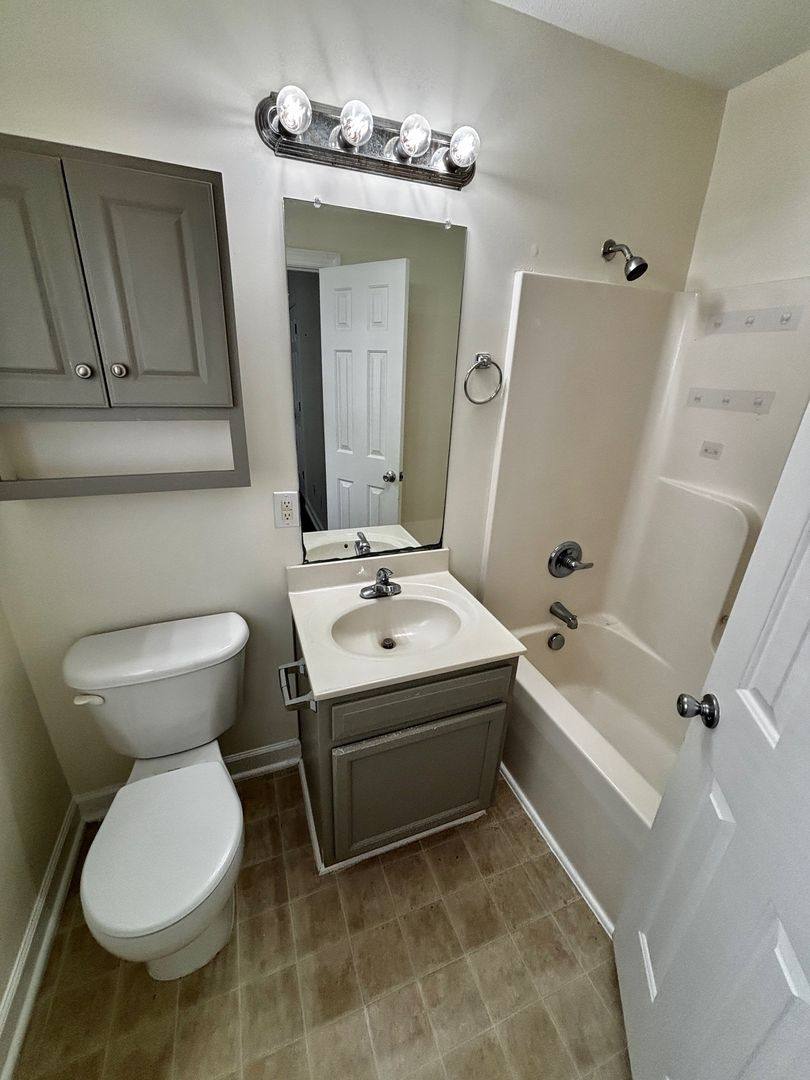 Townhouse for rent at 207 Ashwood Dr, Jacksonville, NC 28546