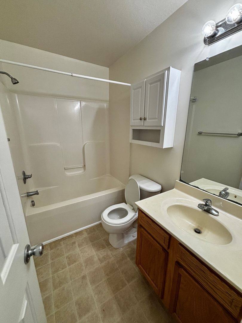 Townhouse for rent at 207 Ashwood Dr, Jacksonville, NC 28546