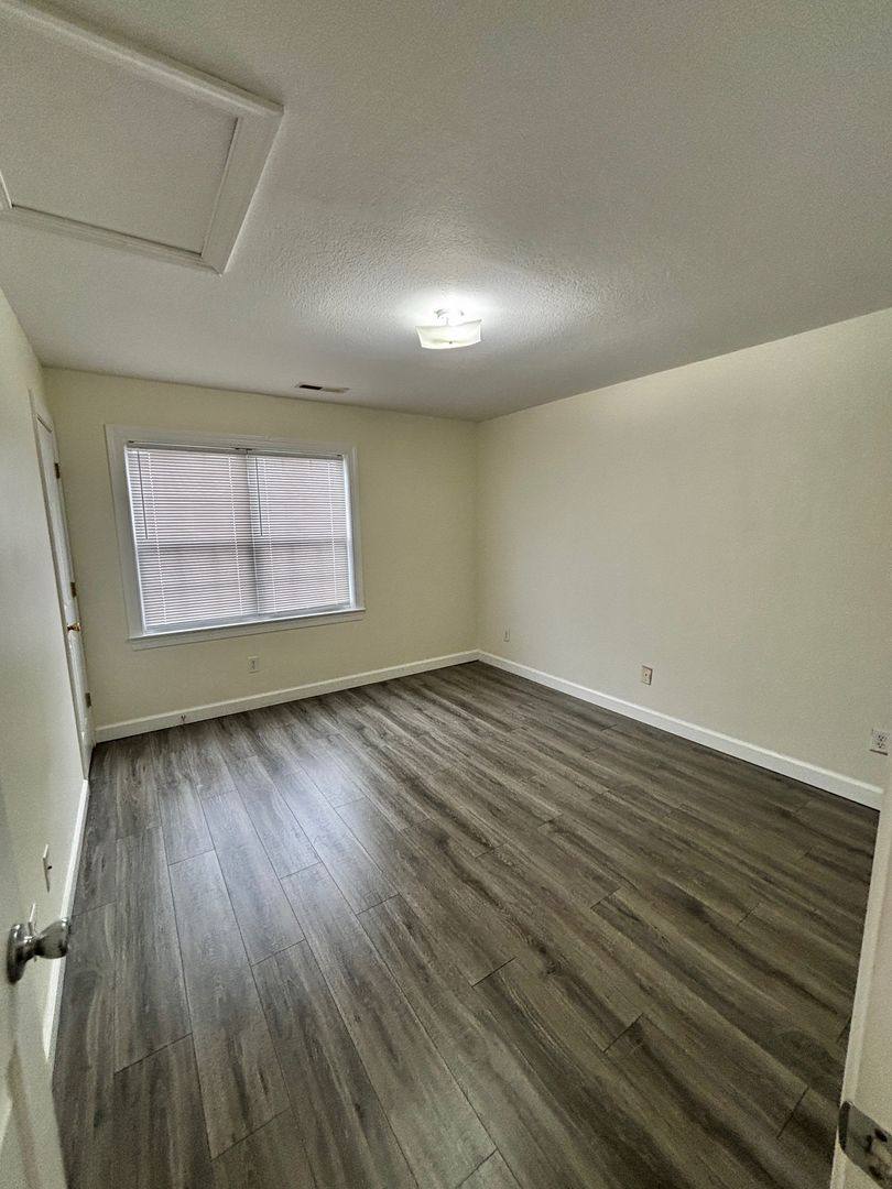 Townhouse for rent at 207 Ashwood Dr, Jacksonville, NC 28546
