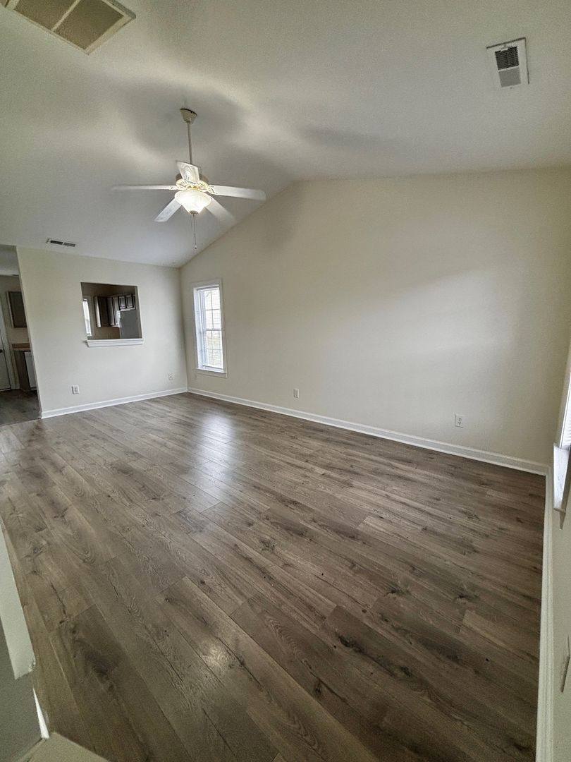 Townhouse for rent at 207 Ashwood Dr, Jacksonville, NC 28546