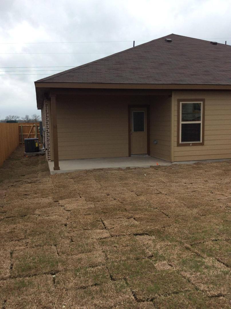 Townhouse for rent at 253 Hidden Springs Dr, Bastrop, TX 78602