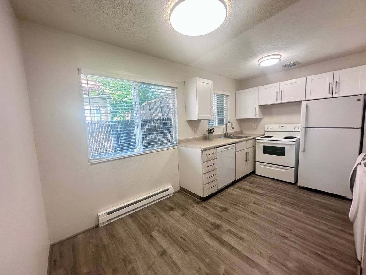 Apartment for rent at 519 SE 20th Ave, Portland, OR 97214