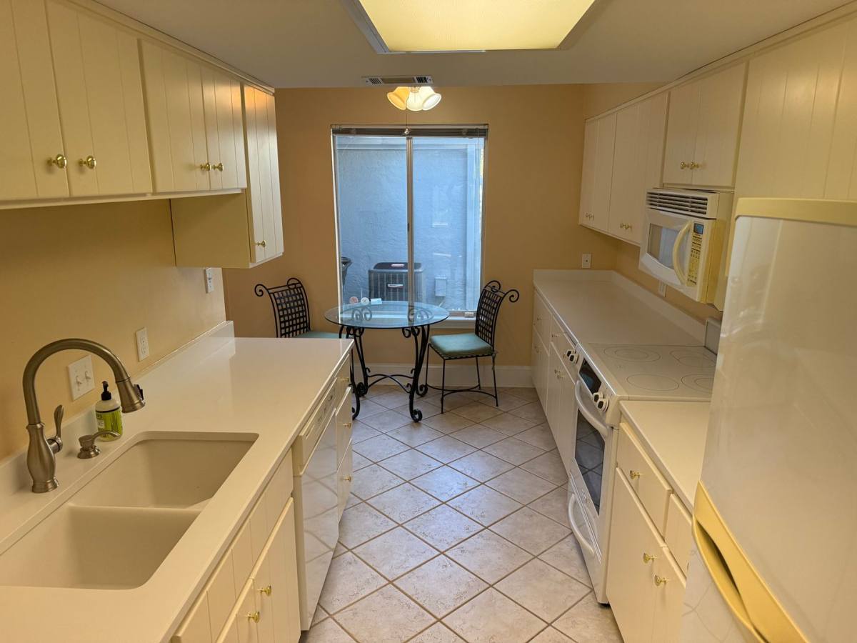 Townhouse for rent at 2779 Blair Stone Court, Tallahassee, FL 32301