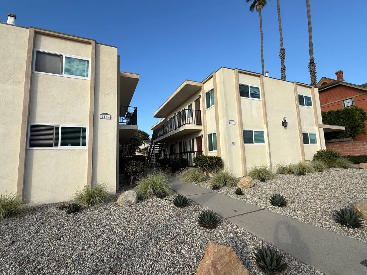 Apartment for rent at 1171 E Meta St, Ventura, CA 93001