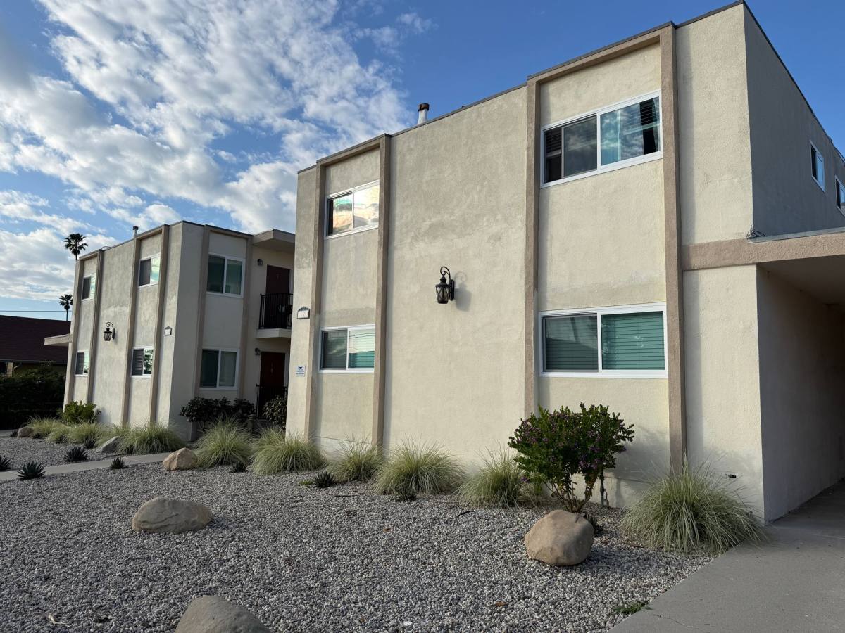 Apartment for rent at 1171 E Meta St, Ventura, CA 93001