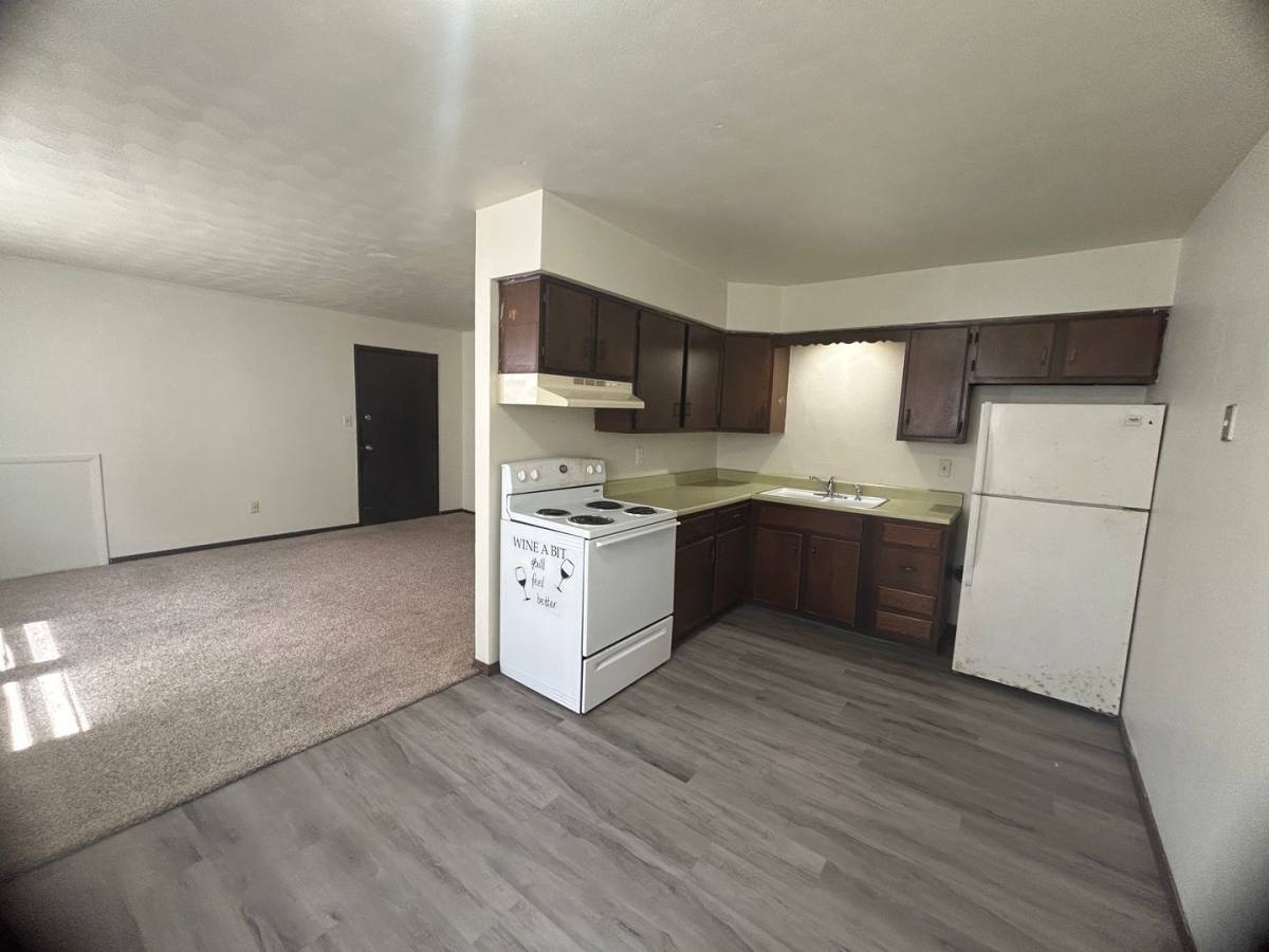 Apartment for rent at 628 W 63rd St, Davenport, IA 52806