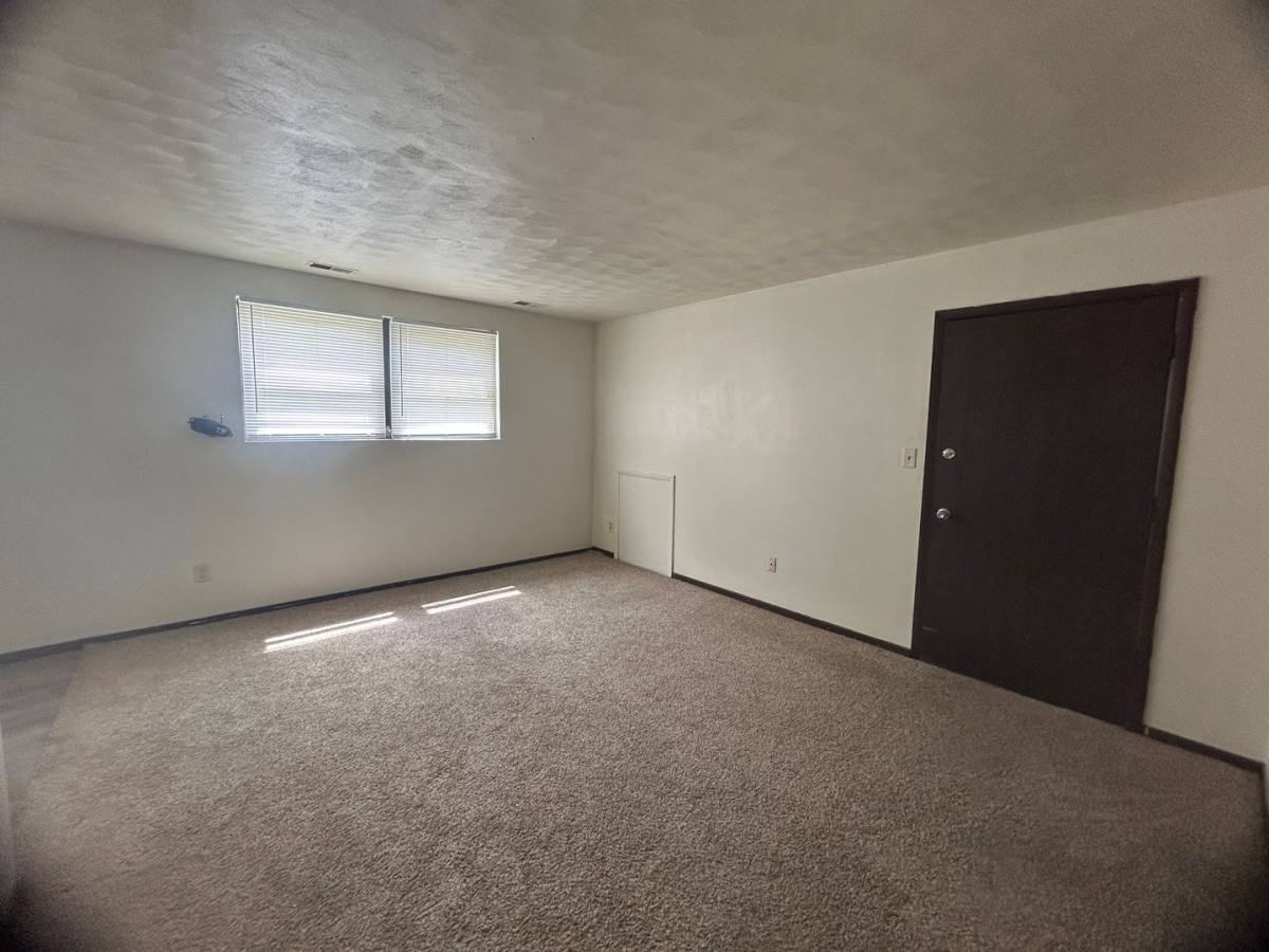 Apartment for rent at 628 W 63rd St, Davenport, IA 52806