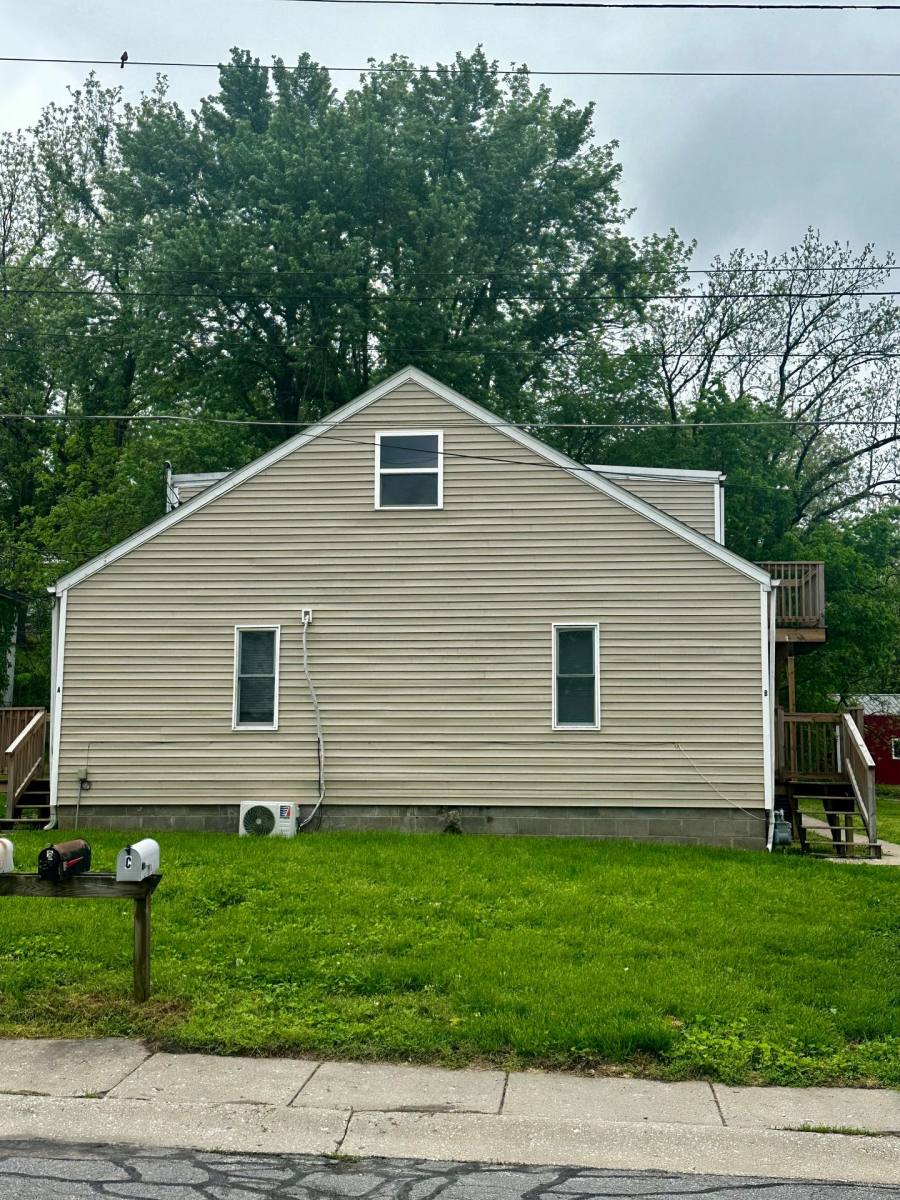 Apartment for rent at 1214 Commercial St, Boonville, MO 65233