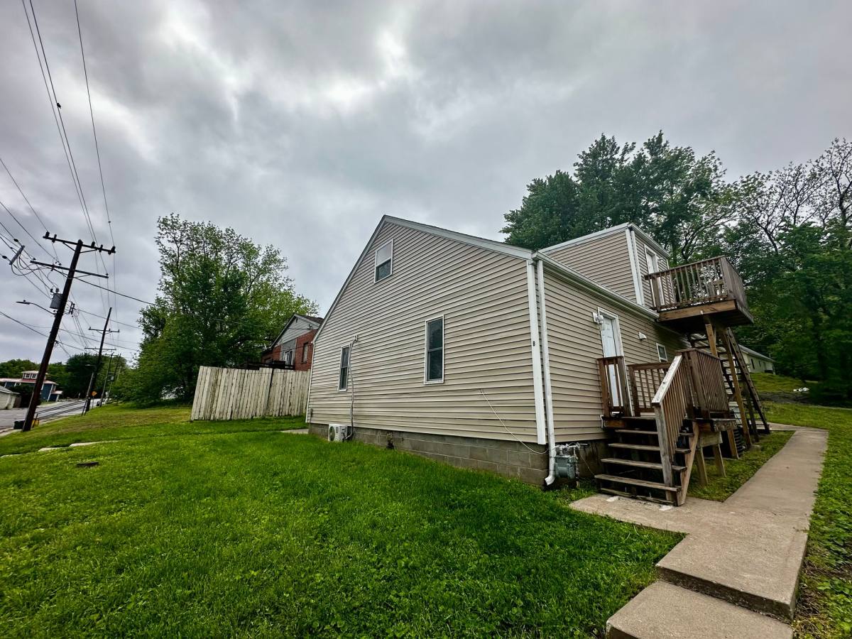 Apartment for rent at 1214 Commercial St, Boonville, MO 65233