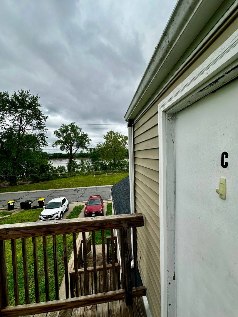 Apartment for rent at 1214 Commercial St, Boonville, MO 65233