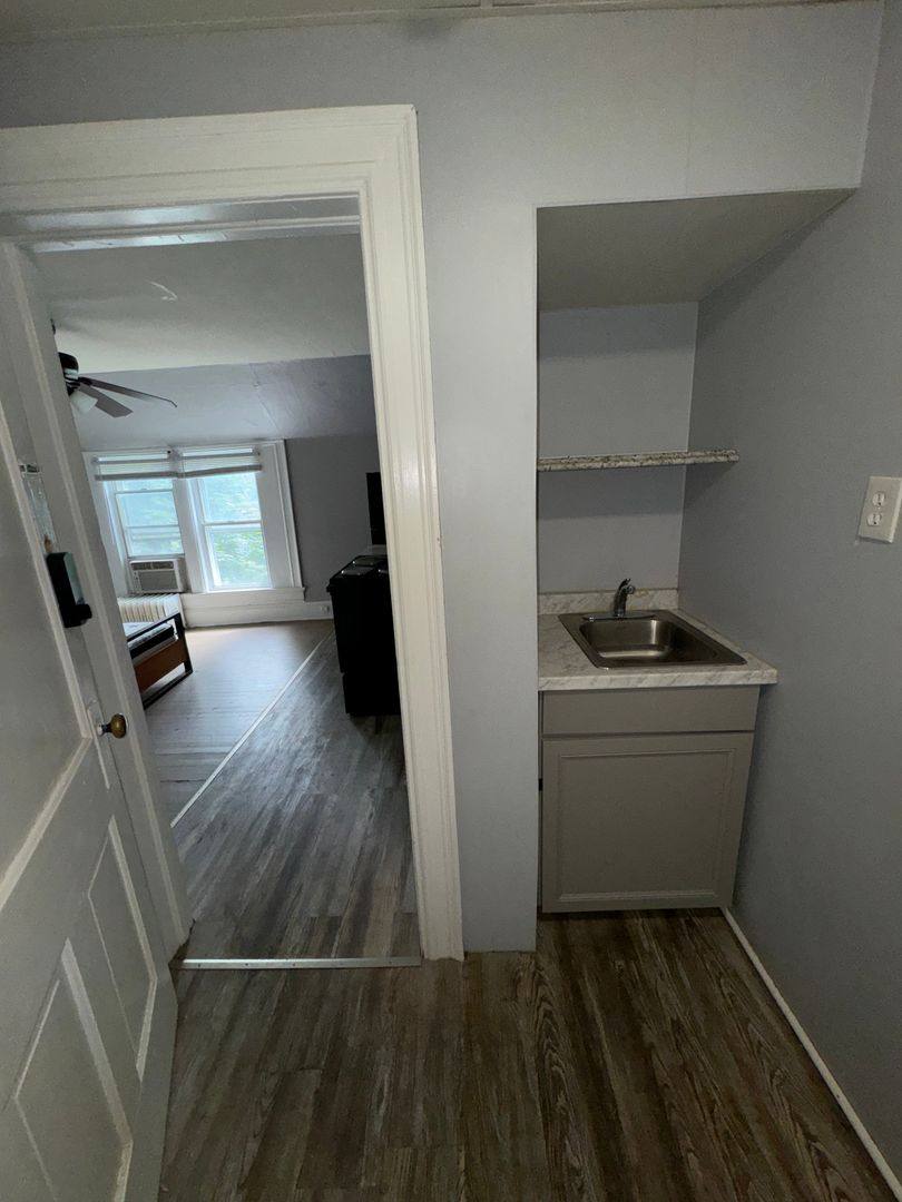 Apartment for rent at 640 Jefferson Ave #3E, Scranton, PA 18510